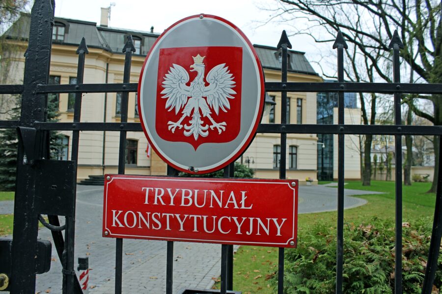 La violazione dei diritti costituzionali in Polonia: aporie e anacronismi