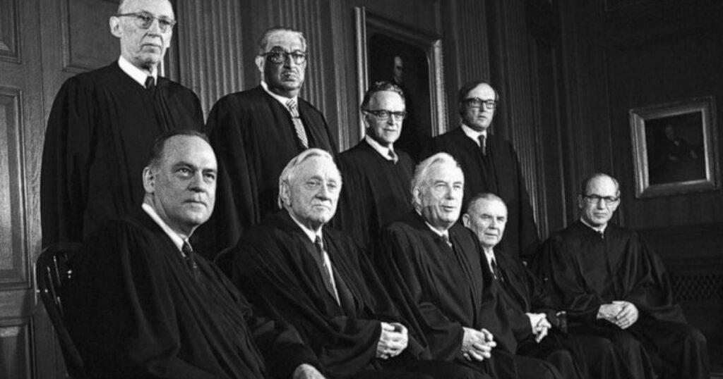 Con il caso Furman v. Georgia la Corte suprema nel 1972 statuiva l'incostituzionalità della pena di morte. Ma quattro anni dopo tornava sui suoi passi.